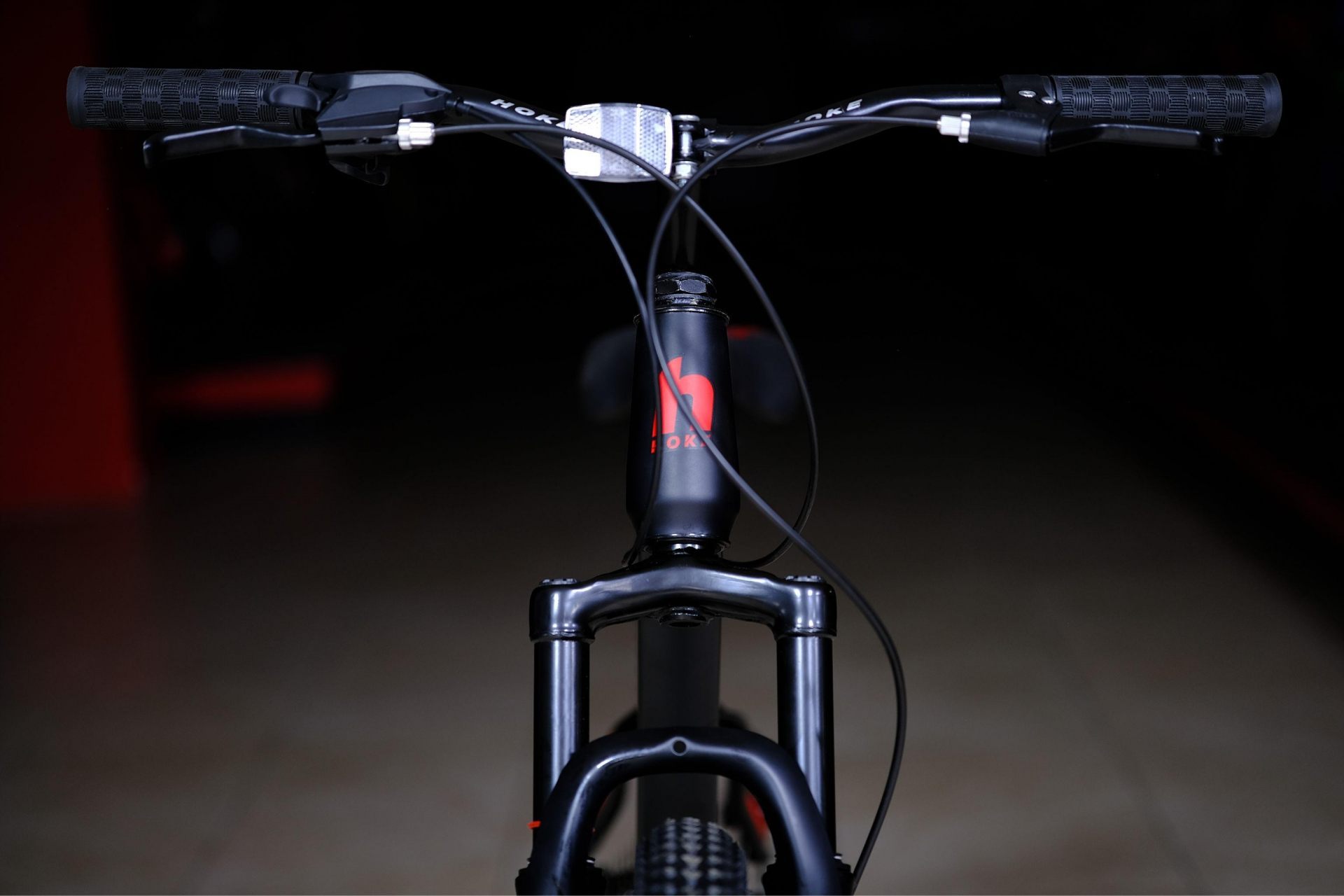 Амортизационная пружинная вилка HOKE Steel WAY 24 матовый чёрный-красный